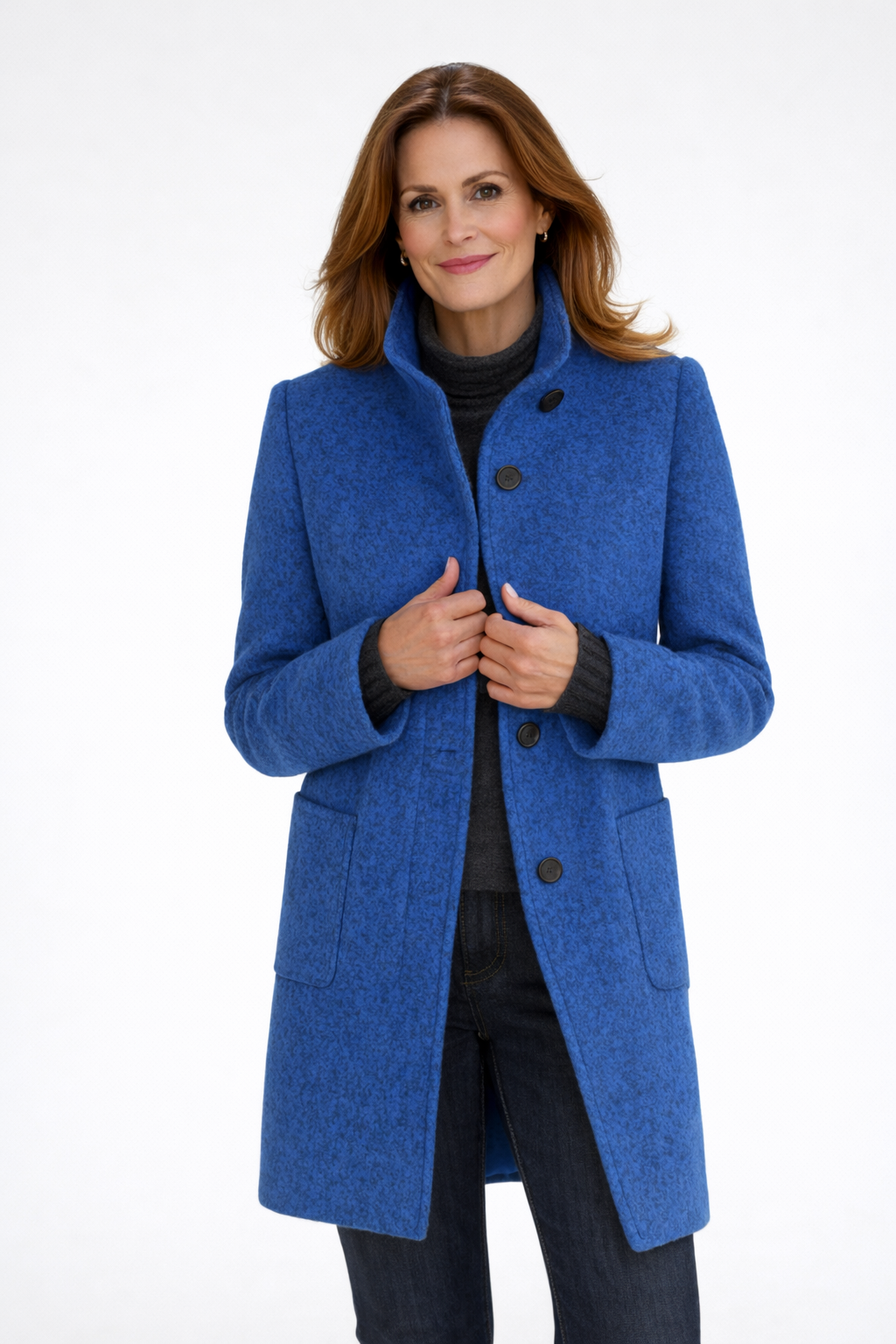 SUSANA - Abrigo de mujer con cuello alto.