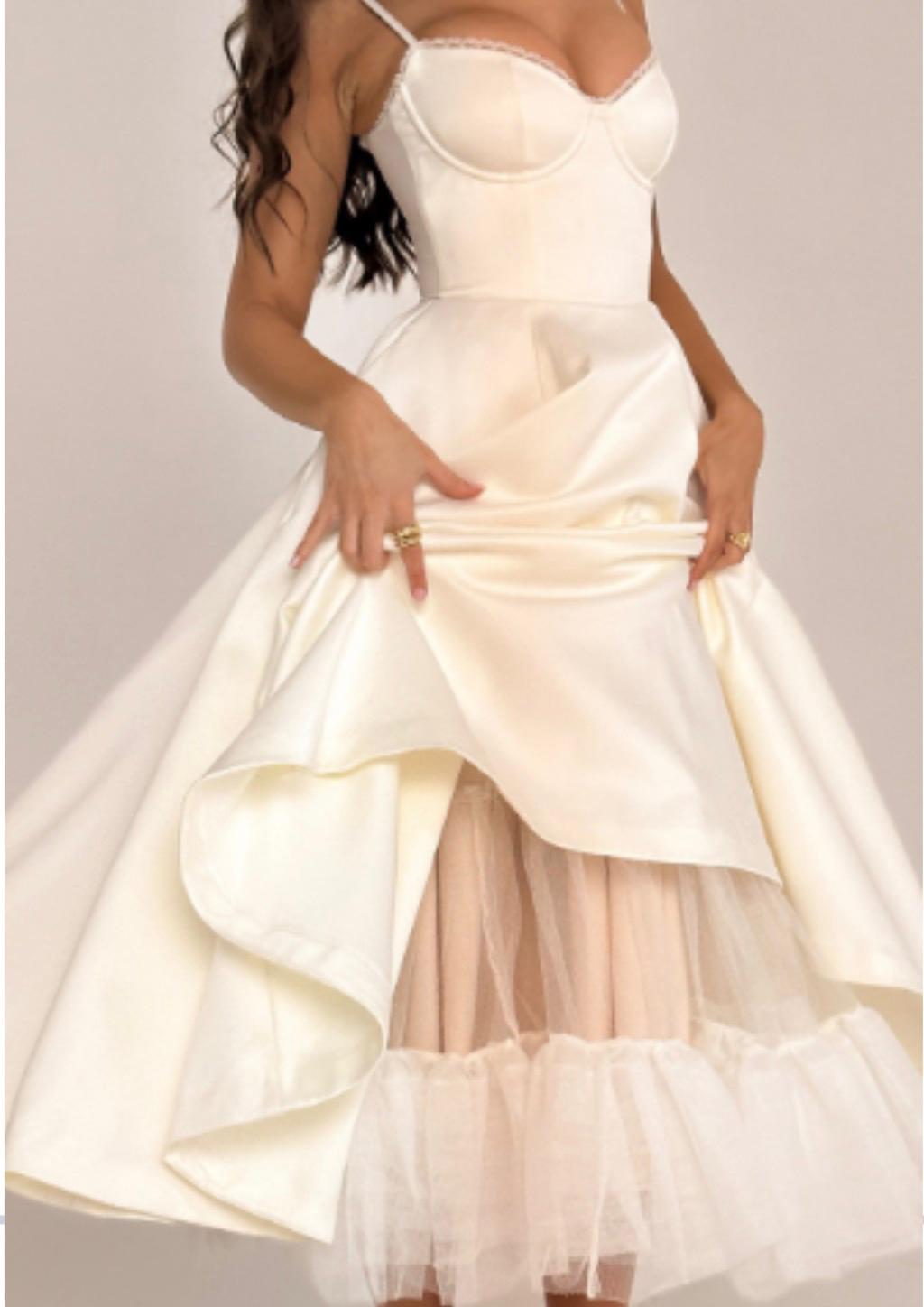 NATALIA - Vestido midi estructurado con escote corazón y falda voluminosa de tul